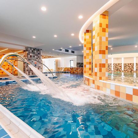 סובאטה Hotel Crystal Wellness & Spa Superior מראה חיצוני תמונה