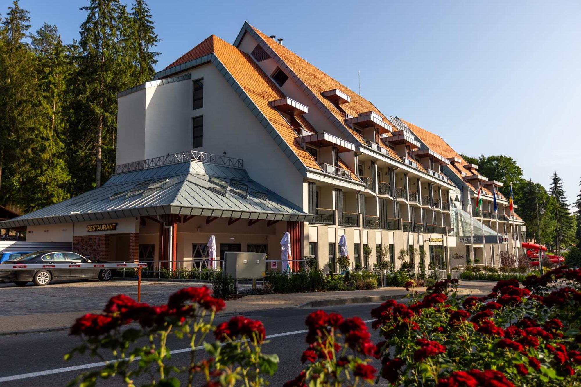 סובאטה Hotel Crystal Wellness & Spa Superior מראה חיצוני תמונה
