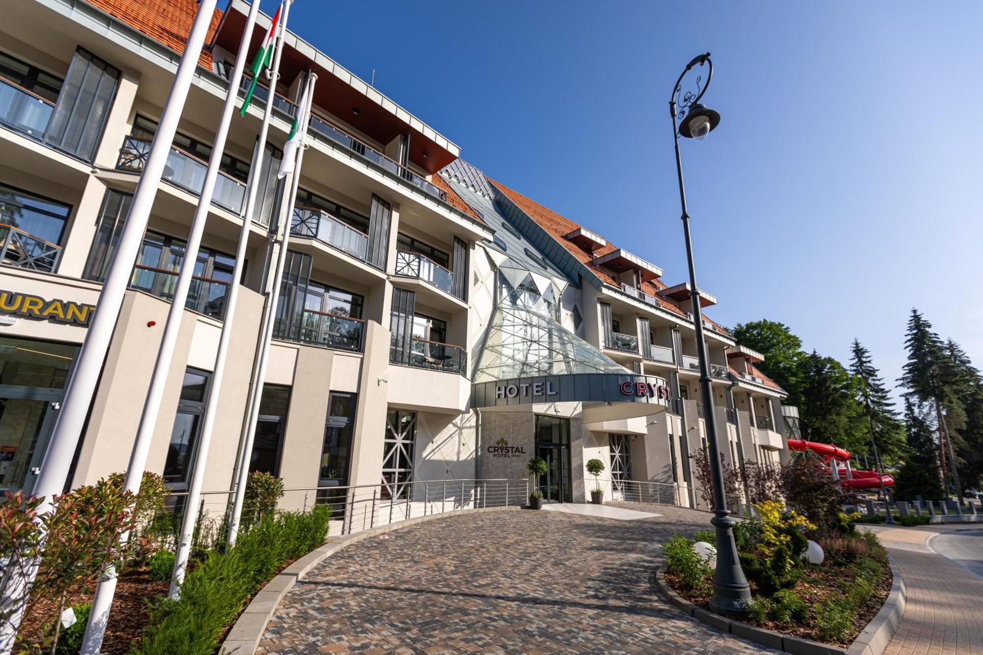 סובאטה Hotel Crystal Wellness & Spa Superior מראה חיצוני תמונה