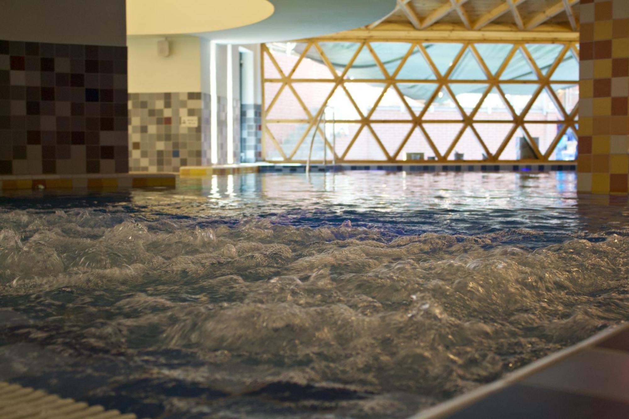 סובאטה Hotel Crystal Wellness & Spa Superior מראה חיצוני תמונה