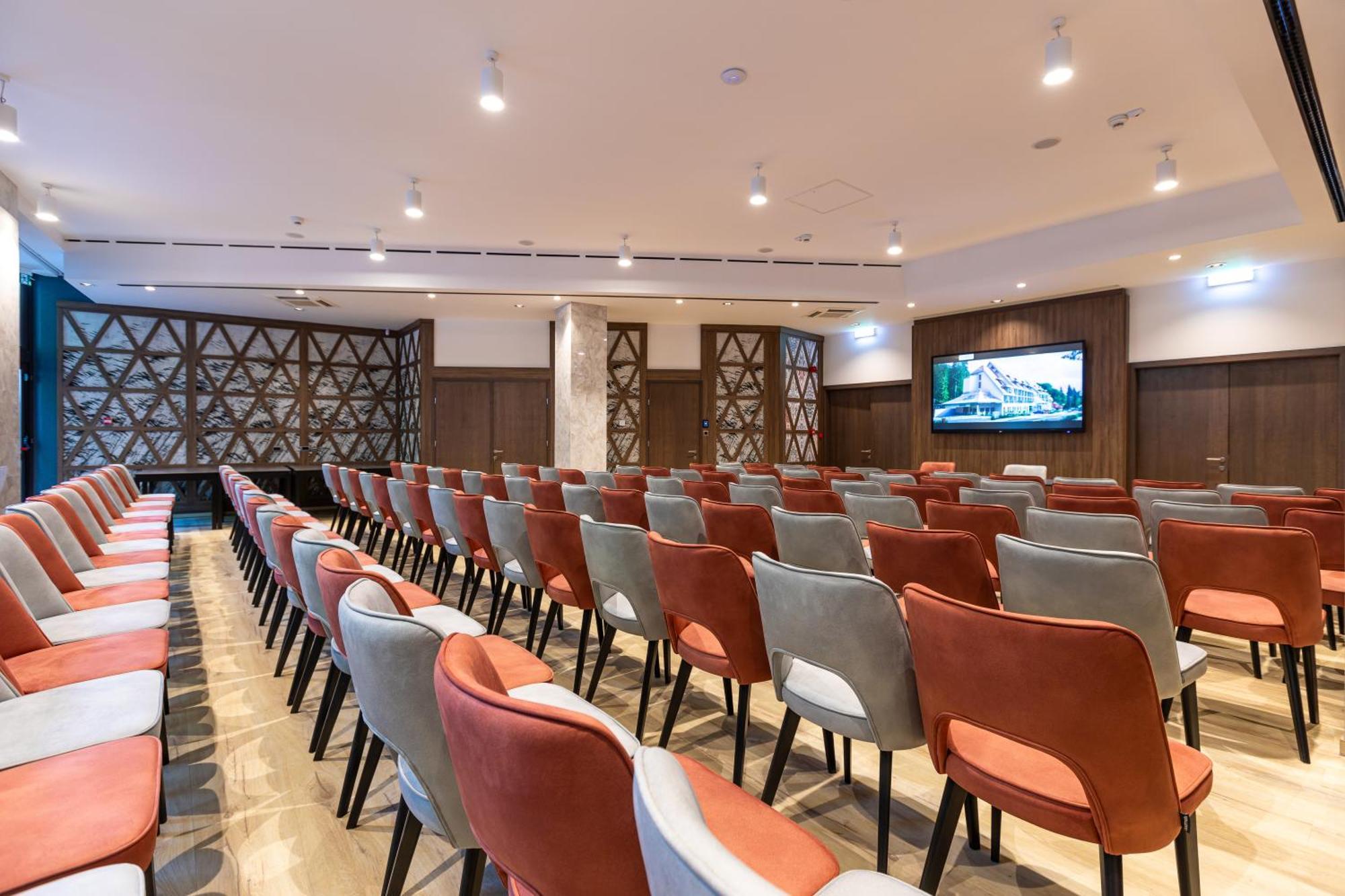 סובאטה Hotel Crystal Wellness & Spa Superior מראה חיצוני תמונה
